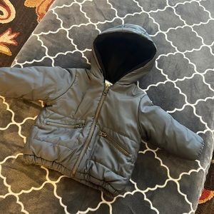 American Widgeon Hooded Puffer Jacket With Pockets.